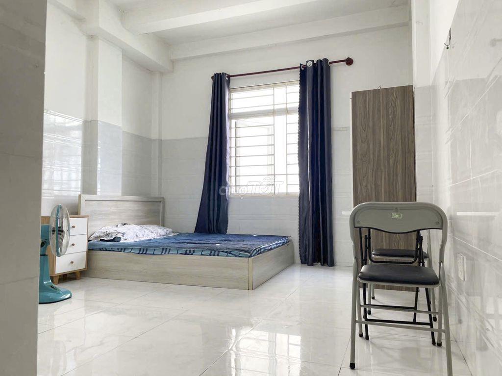 Phòng 25m2 - 5,2tr/tháng Đường Nguyễn Kiệm gần CV Gia Định - Thang Máy
