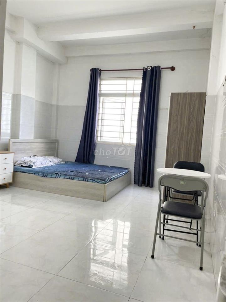 Phòng 25m2 - 5,2tr/tháng Đường Nguyễn Kiệm gần CV Gia Định - Thang Máy