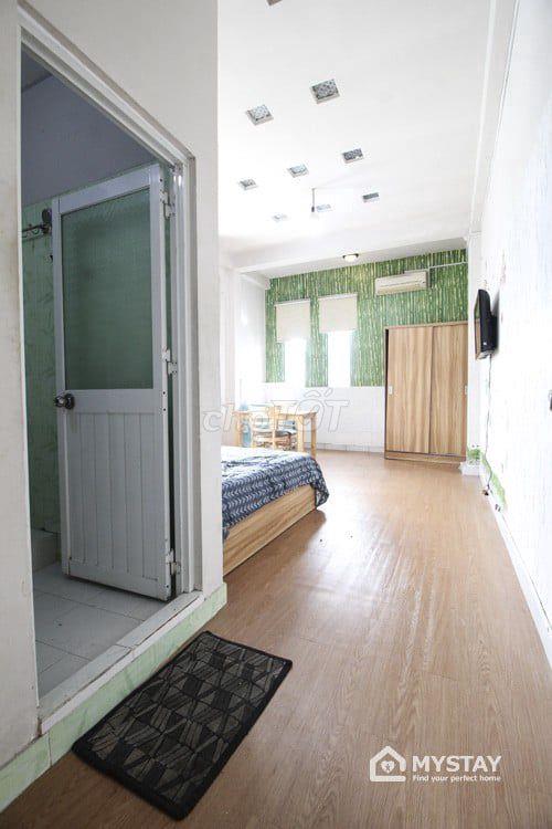 Phòng 28m2 , Giá 4tr7 đủ nội thất cửa sổ thoáng đường Âu Cơ - Tân Bình