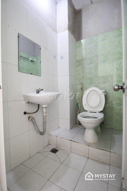 Phòng 28m2 , Giá 4tr7 đủ nội thất cửa sổ thoáng đường Âu Cơ - Tân Bình