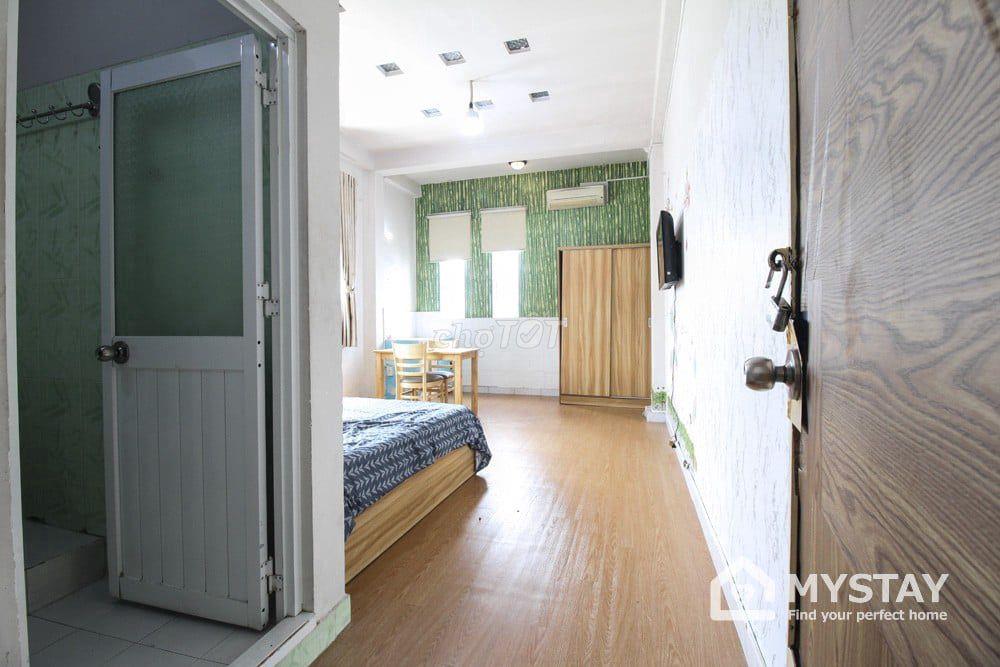 Phòng 28m2 , Giá 4tr7 đủ nội thất cửa sổ thoáng đường Âu Cơ - Tân Bình