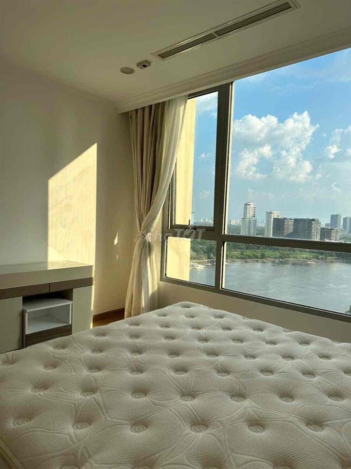 Cho thuê căn 2 phòng ngủ, toà Cemtral 1. Ở Vinhome Tân Cảng