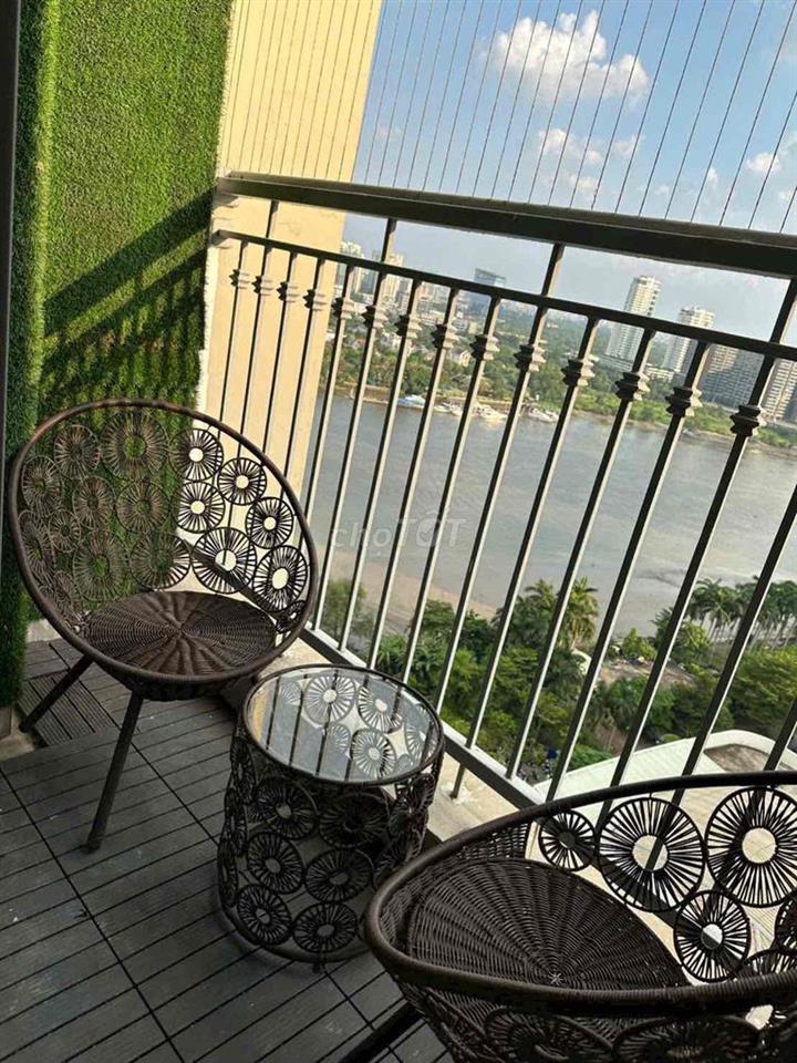 Cho thuê căn 2 phòng ngủ, toà Cemtral 1. Ở Vinhome Tân Cảng