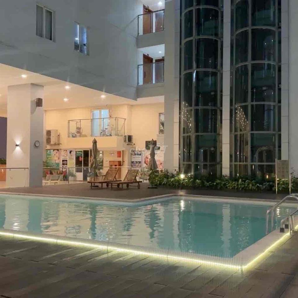 Tìm Nữ ở ghép