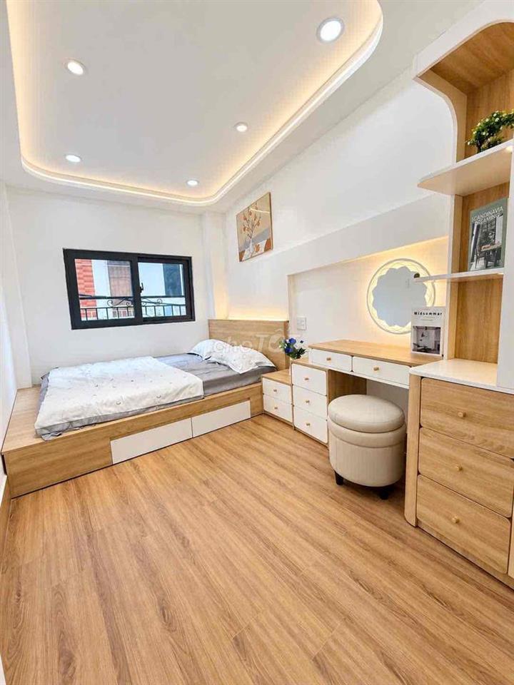 Chính chủ bán nhà hẻm 4m 21m2 3 tầng có hoa hồng môi giới