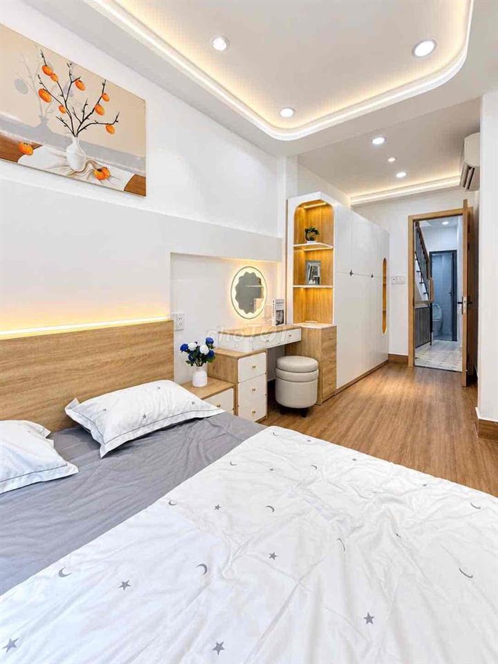 Chính chủ bán nhà hẻm 4m 21m2 3 tầng có hoa hồng môi giới