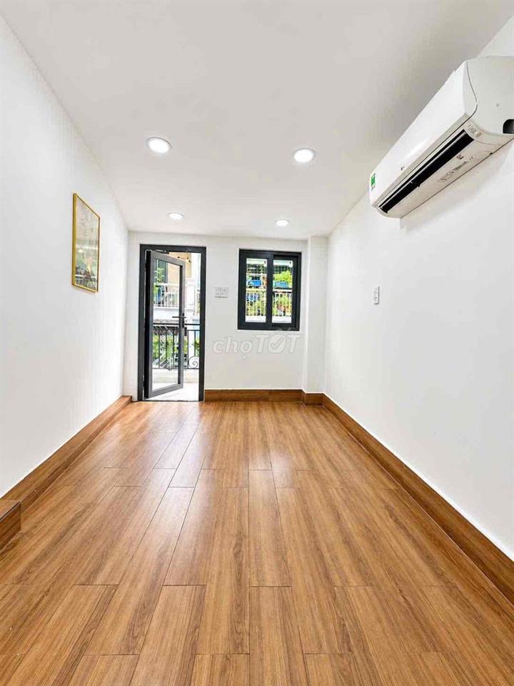 Chính chủ bán nhà hẻm 4m 21m2 3 tầng có hoa hồng môi giới