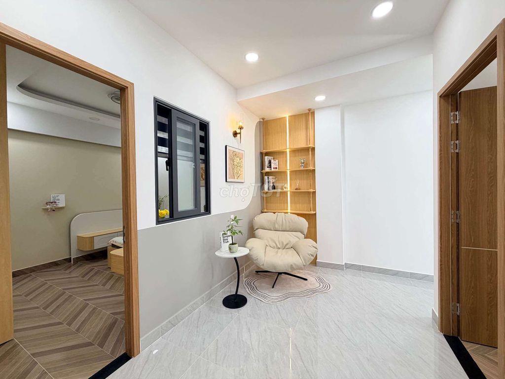 Phan Văn Trị, Bình Thạnh, 43.9m, sân 10 chiếc, tặng nội thấtcạnh HXH.