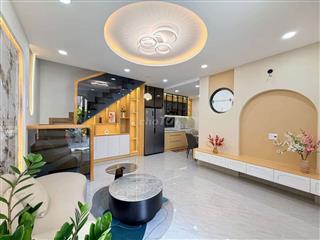 Phan Văn Trị, Bình Thạnh, 43.9m, sân 10 chiếc, tặng nội thấtcạnh HXH.