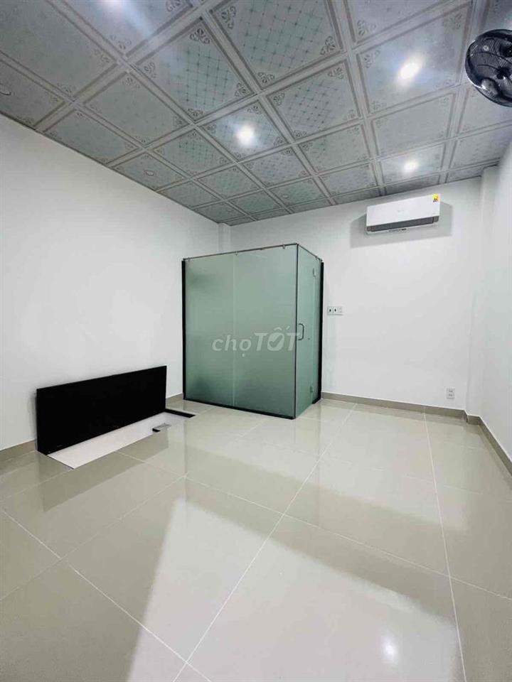 NHÀ MỚI ĐẸP Ở NGAY - CẠNH CHỢ BÀ CHIỂU 2TẦNG - Đ. NGUYỄN THIỆN THUẬT
