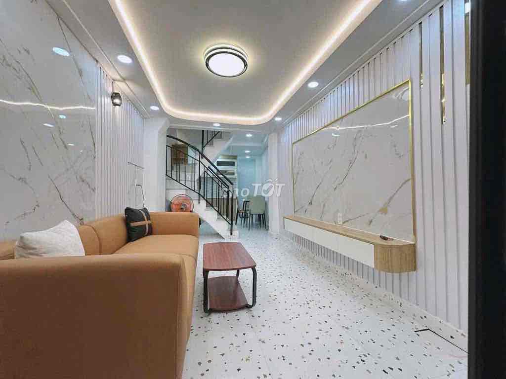 BÁN NHÀ ĐẸP LUNG LINH, HẺM TRC NHÀ 4m, 3 TẦNG ĐÚC THẬT, CÓ SÂN THƯỢNG