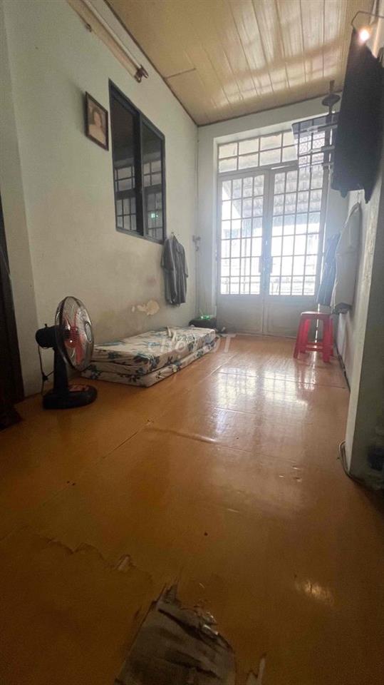 CHÍNH CHỦ CĂN  DTSD  70 M2 / 2 TẦNG 3 TỶ NHỈNH.  NT HÀNG XA