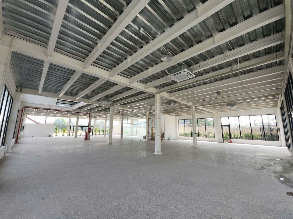 Mặt bằng tầng trệt  & lầu một tòa nhà đối diện Vinhome Granpark Q9