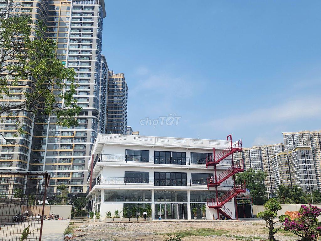 Mặt bằng tầng trệt  & lầu một tòa nhà đối diện Vinhome Granpark Q9