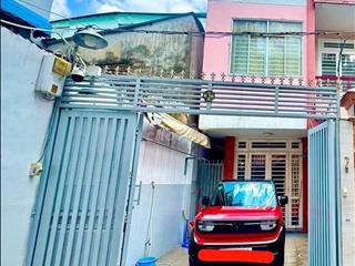 Cho thuê nhà 4PN, lối hẻm riêng, sân xe hơi, gần chợ Bà Chiểu