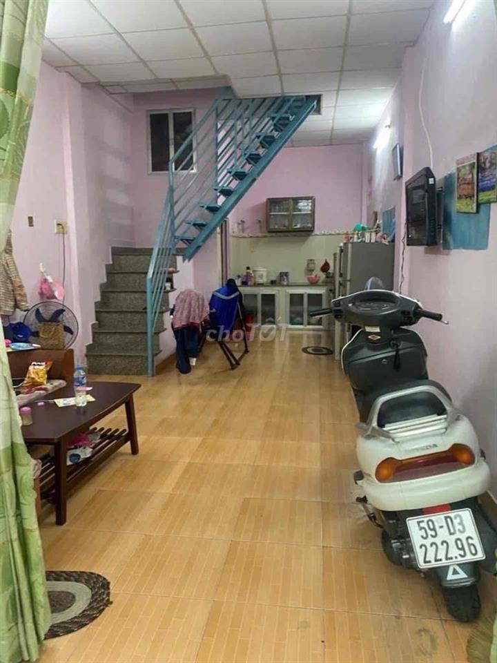 Bán nhà Nơ Trang Long, 40m2, 2 Tầng, 2PN,vài bước tới hẻm xe hơi, TL