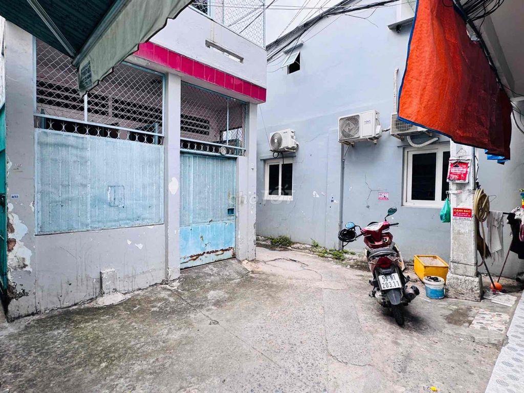 Bán nhà Nơ Trang Long, 40m2, 2 Tầng, 2PN,vài bước tới hẻm xe hơi, TL