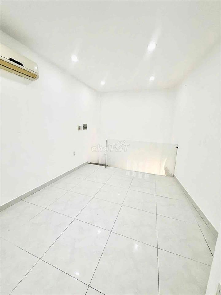 Bán nhà Nguyễn Thượng Hiền,25m2, 2 Tầng, 2PN,Hẻm xe hơi , TL