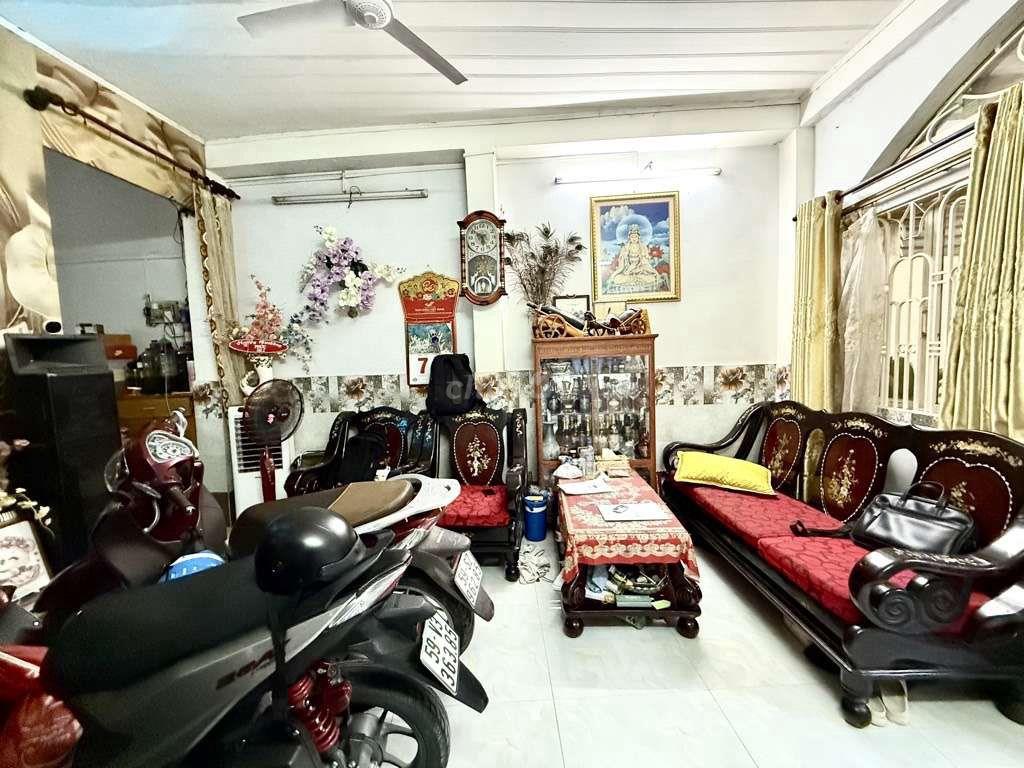 Bán nhà đầu tư lại diện tích lớn 86m  ,hẻm 4 m , huỳnh đinh hai
