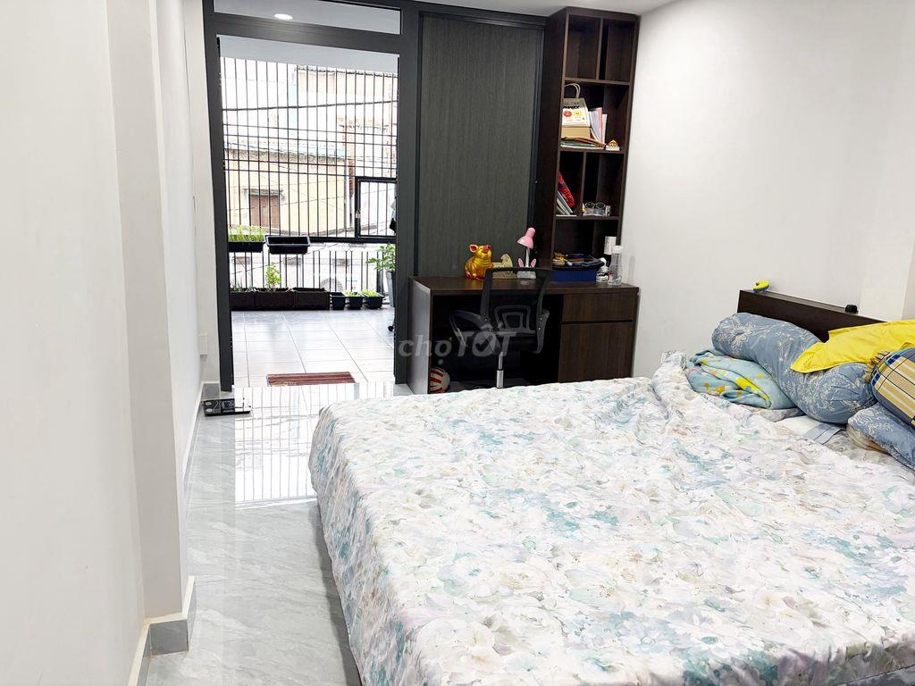 Bán nhà vuông a4 mới vào ở liền