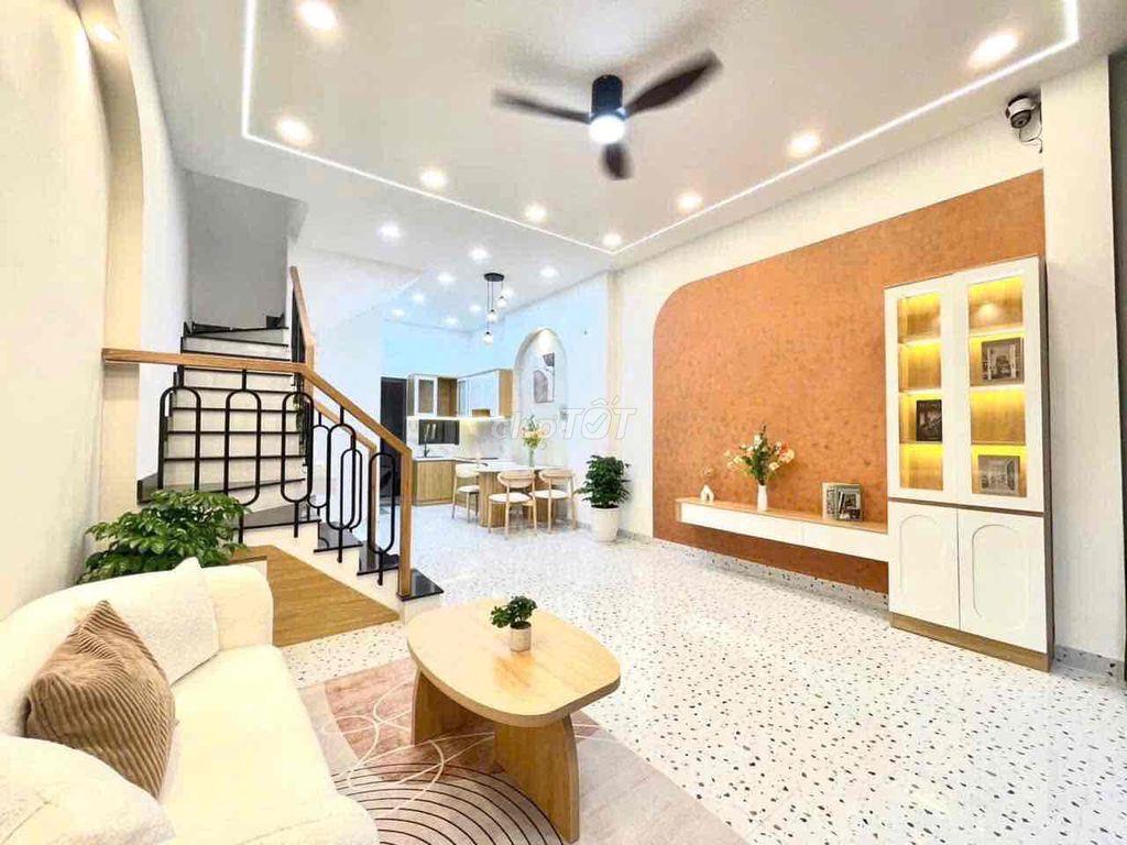 Nhà 4,5m x 10m Vuông Vức 45m2 gồm  3 phòng ngủ Đuờng Bùi Đình Tuý