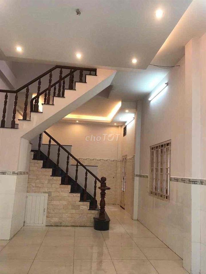Nhà (4,2m x 10m) Cách Mặt Tiền 20m Gồm 2Lầu Đúc BTCT 4phòng ngủ