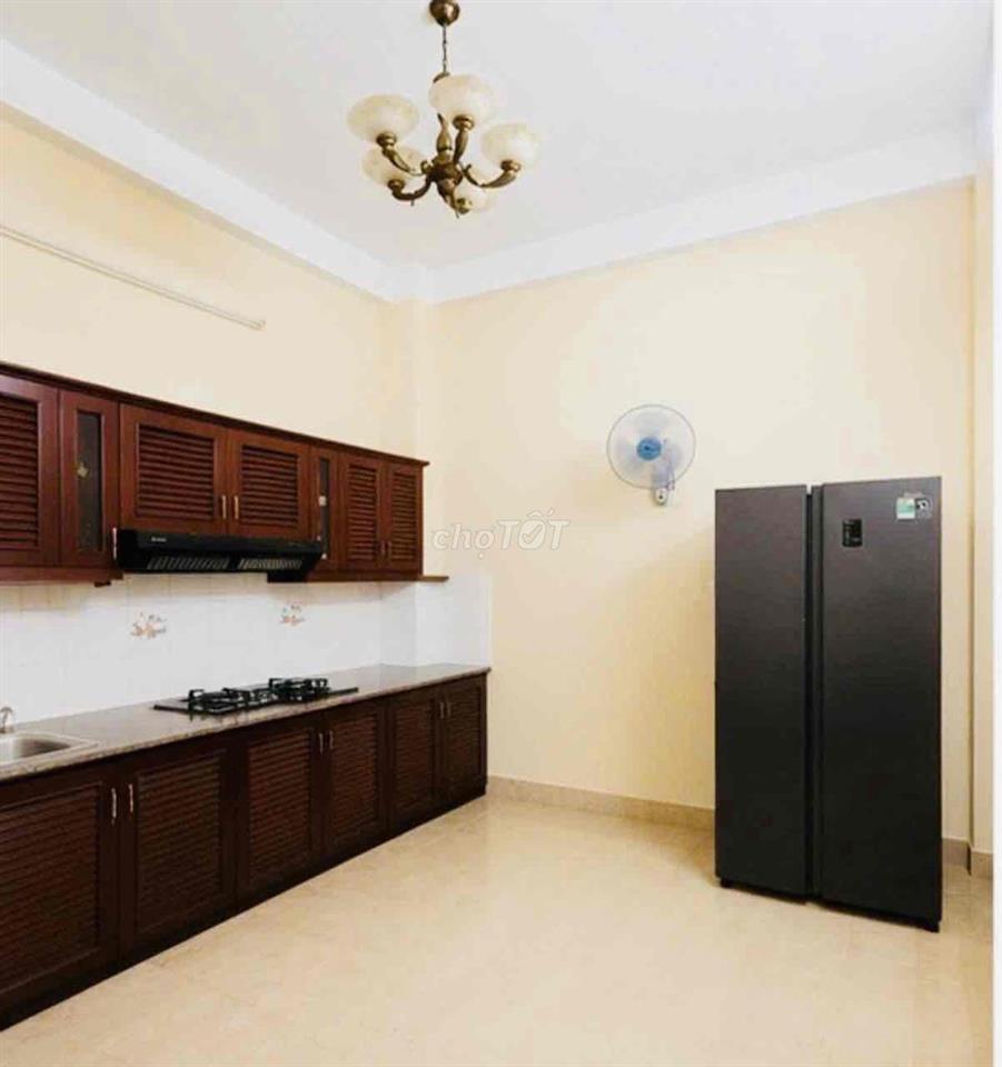 Hẽm Xe Hơi 8m Đuờng/ Đoàn Thị Điểm 4m x 13m Gồm 3Lầu Sân Thuợng