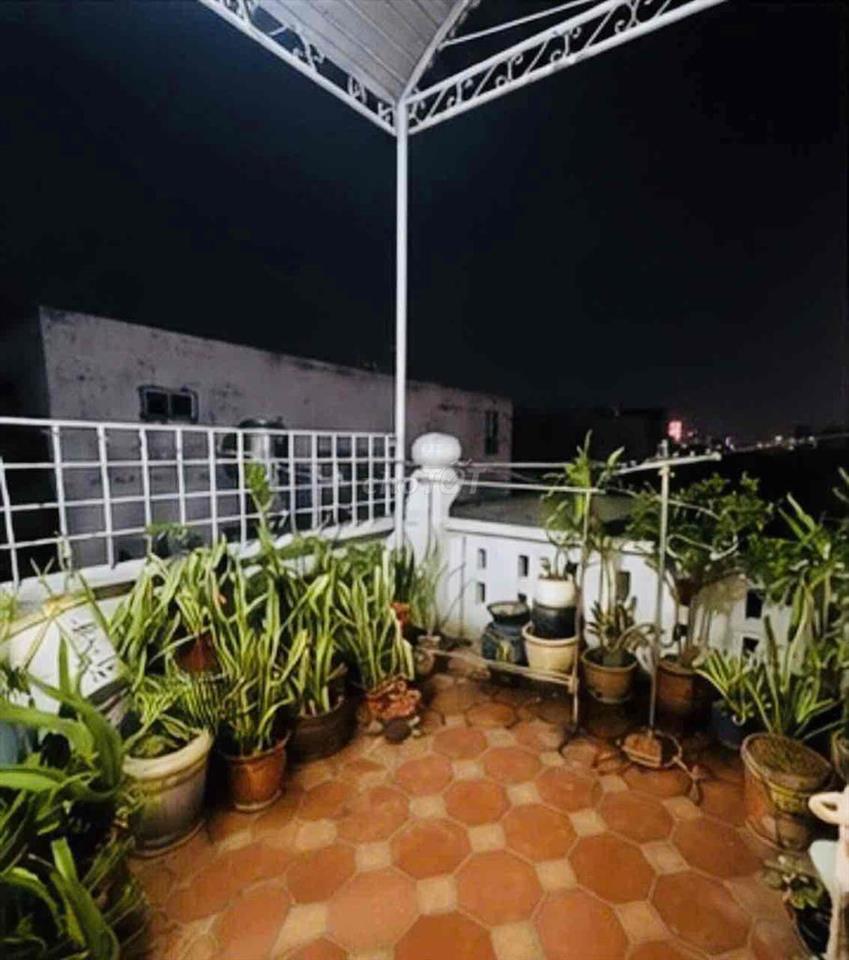 Hẽm Xe Hơi 8m Đuờng/ Đoàn Thị Điểm 4m x 13m Gồm 3Lầu Sân Thuợng