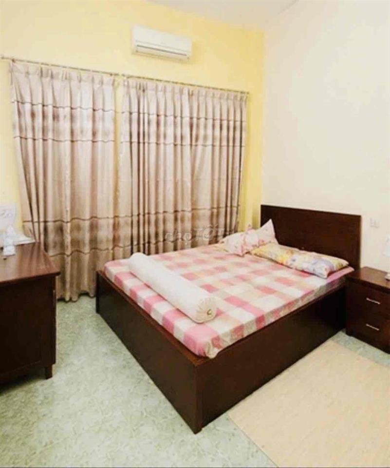 Hẽm Xe Hơi 8m Đuờng/ Đoàn Thị Điểm 4m x 13m Gồm 3Lầu Sân Thuợng