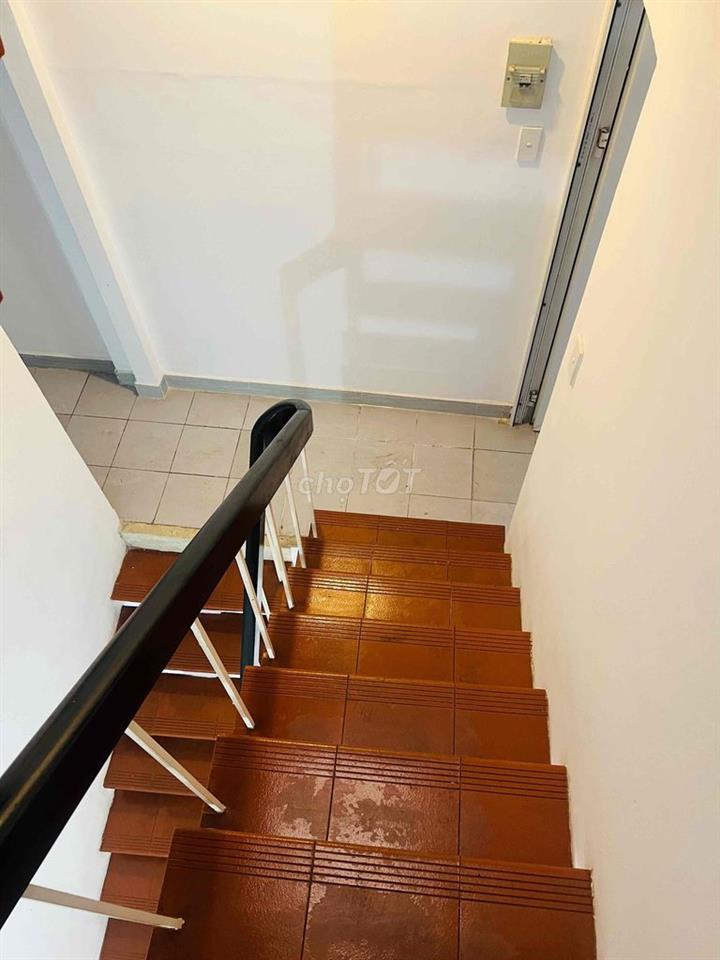 Hẽm Xe Hơi đến Nhà 4m x 16m gồm 3Tầng Đuờng/ Nguyễn Văn Đậu