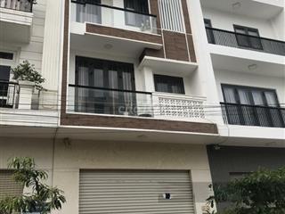 Bán nhà 1/ ngay cổng ĐH Văn Lang - đang khai thác 40tr/tháng-KC 5 tầng