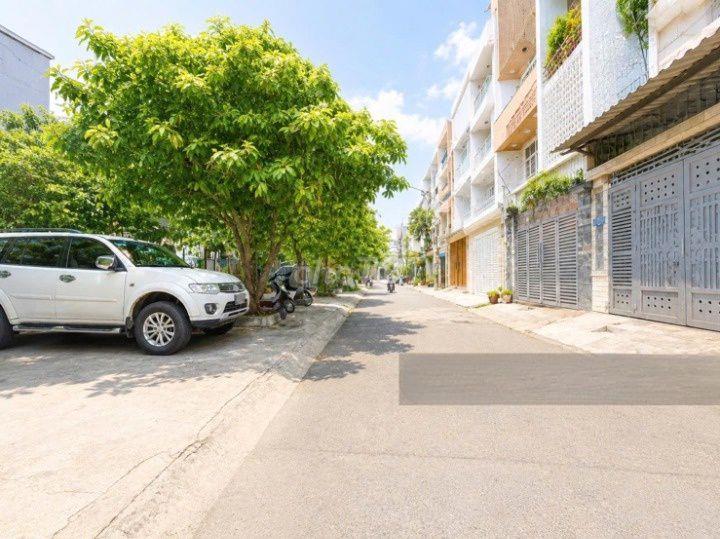 Hàng hiếm !Lô góc 2 mặt tiền 61m² Bùi Đình Túy Đường 8m ngay công viên