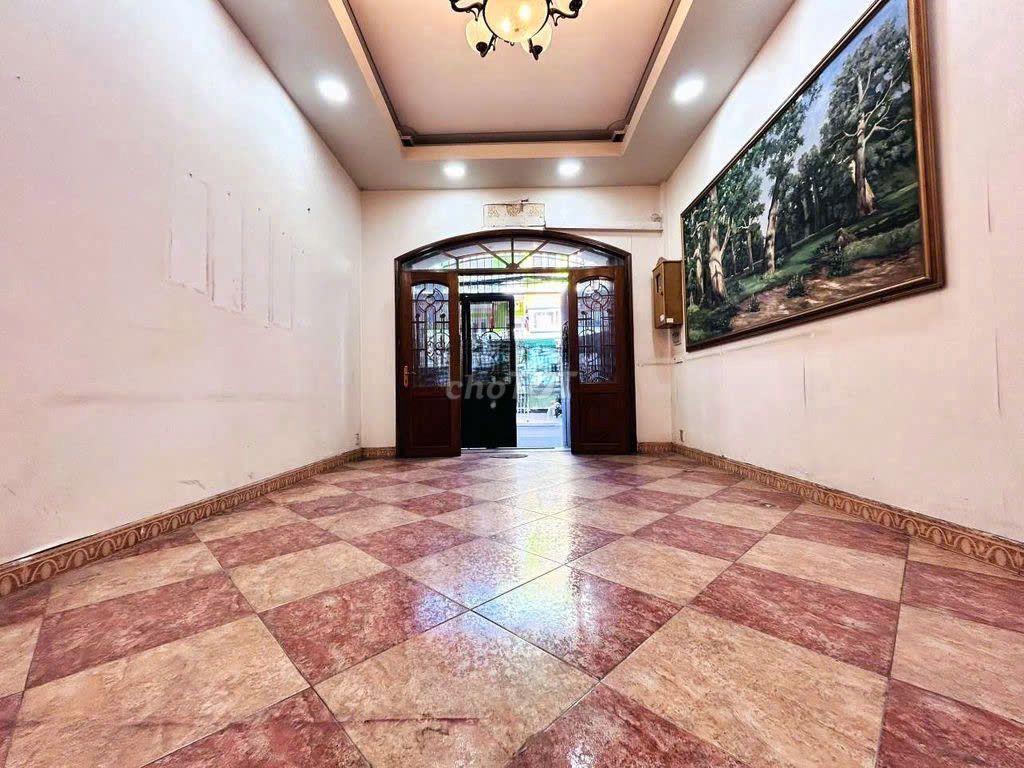 Góc 2 Mặt Tiền Trần Khác Chân -Phan Đình Phùng 400m2 Xe tải đậu được 