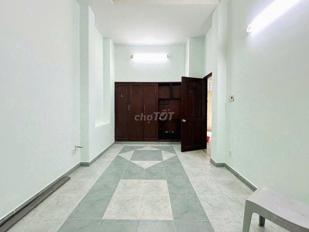Biệt thự Lê Quang Định – 77m² – Ngang gần 6m – 3 tầng - Hẻm ô tô