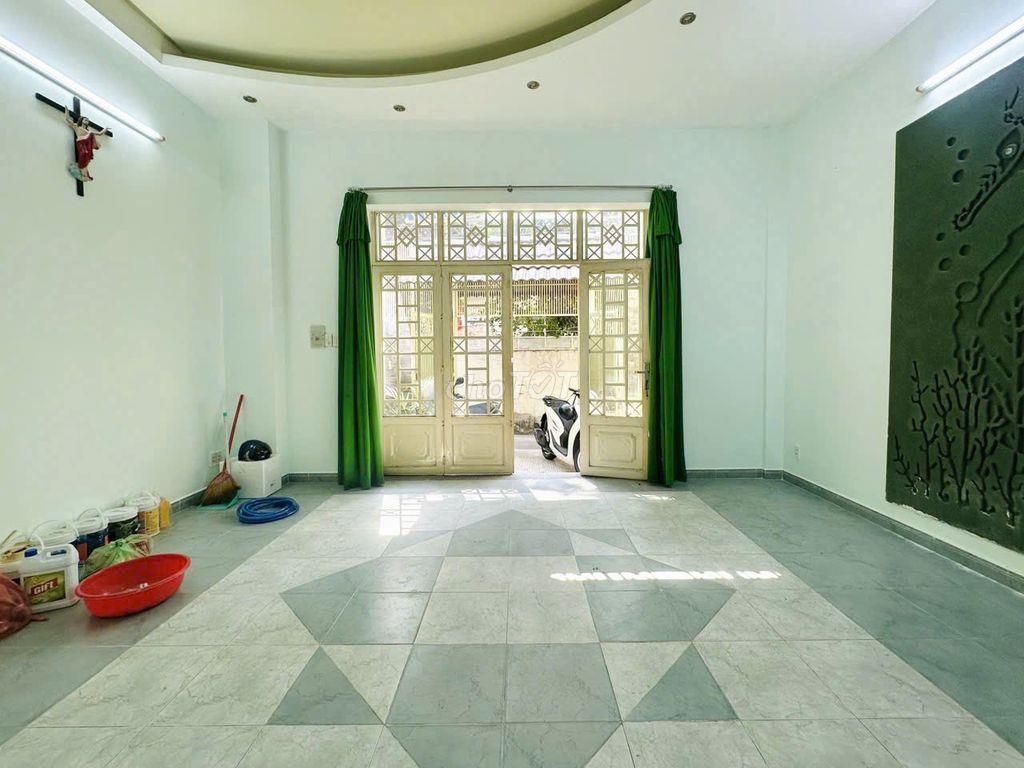 Biệt thự Lê Quang Định – 77m² – Ngang gần 6m – 3 tầng - Hẻm ô tô