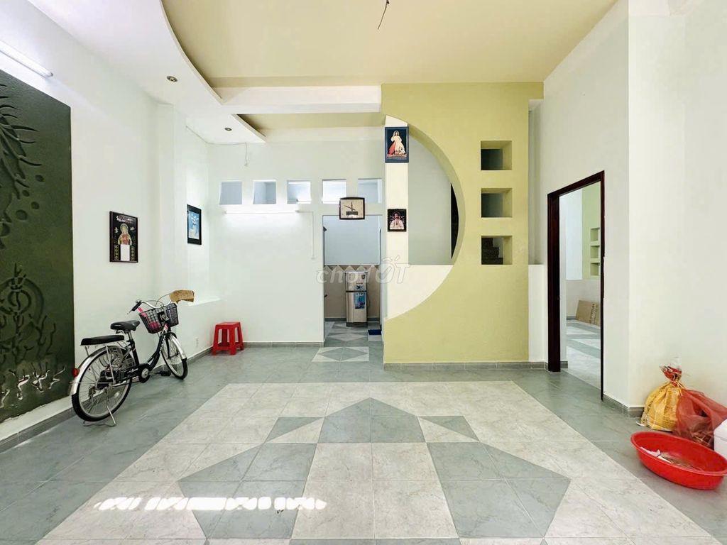Biệt thự Lê Quang Định – 77m² – Ngang gần 6m – 3 tầng - Hẻm ô tô