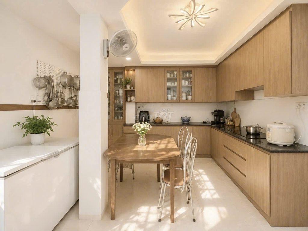 Nhà đẹp Lê Quang Định Gò Vấp – 5 tầng, 5 phòng – hẻm ô tô 10m – 70m²