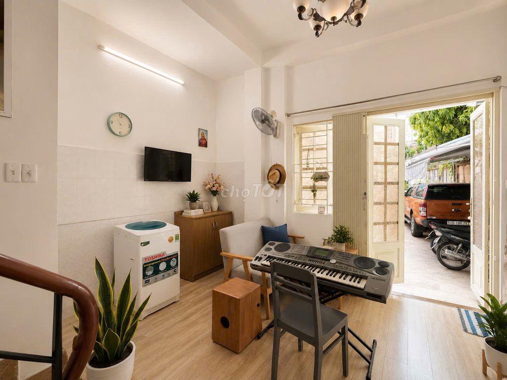 Bán gấp giá nhà cũng bán nhà Hoàng Diệu  – 3 tầng – 111m² – hẻm ô tô 