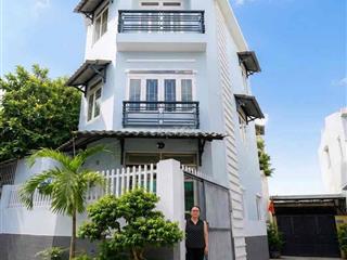 vip gò vấp 2 mặt tiền hẻm cách đường 30 m