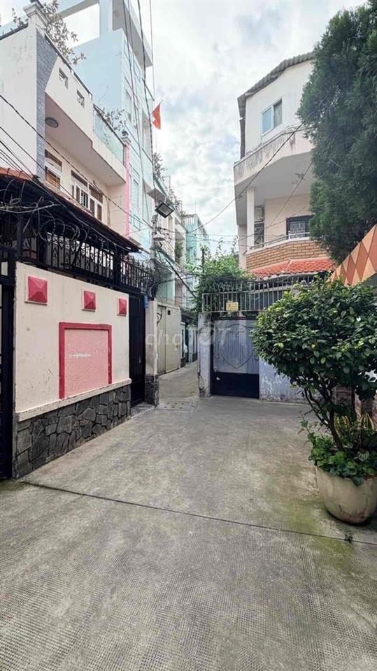 nhà gần phan xích long 43m2 c2 tầng ntct