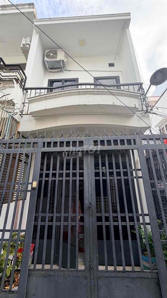 nhà gần phan xích long 43m2 c2 tầng ntct