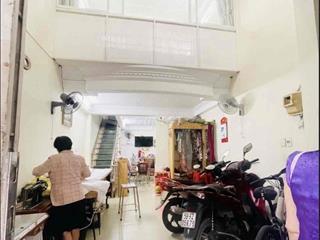 nhà quận 3 chính chủ lâu đời  4 tầng btct