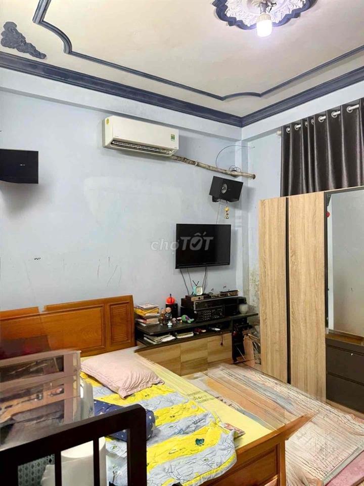 nhà rộng 45 m 2 - ngang 4,5 - nở hậu 7 m