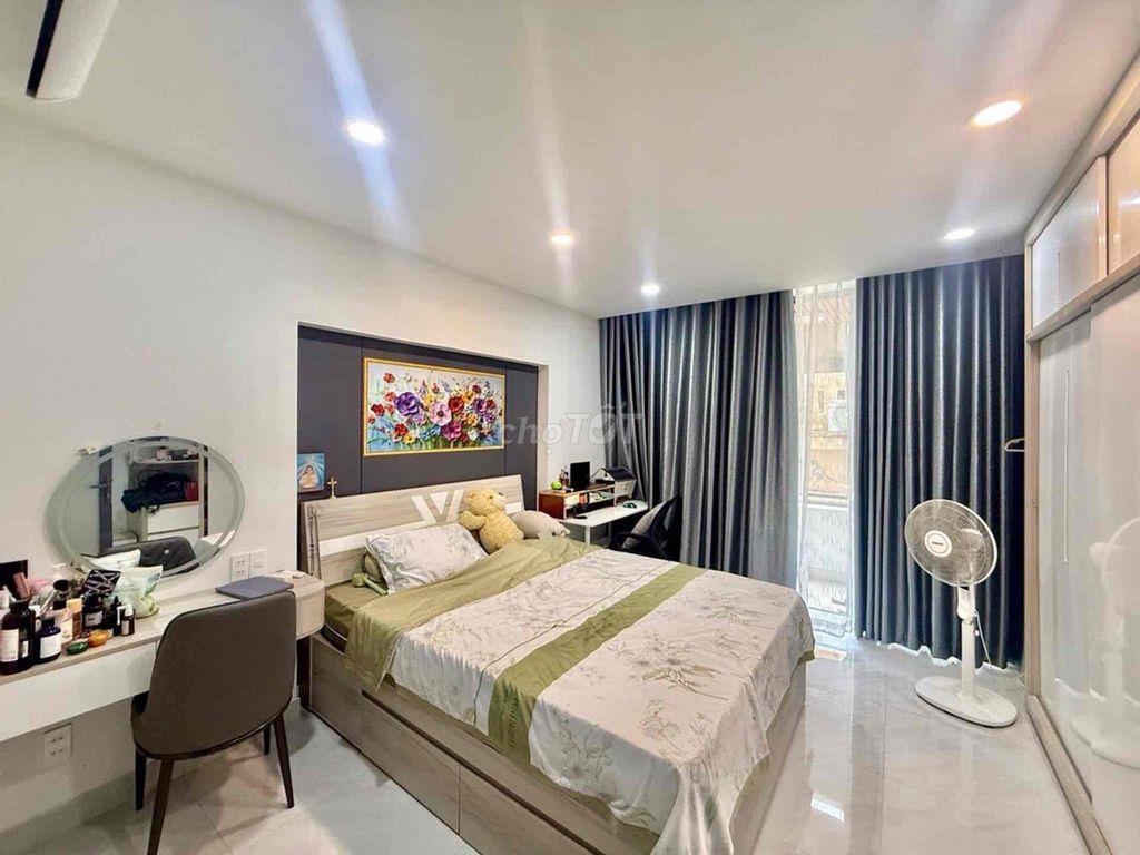 Nha phố Nguyễn kiệm 5 tầng BTCT