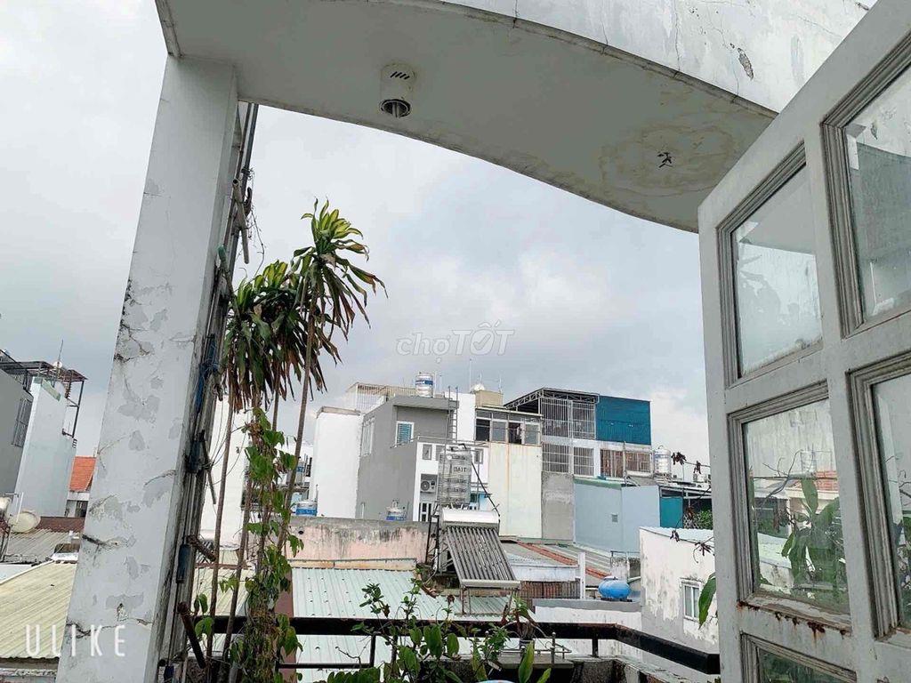 nhà btct 3 tầng -4 pn - sân thượng