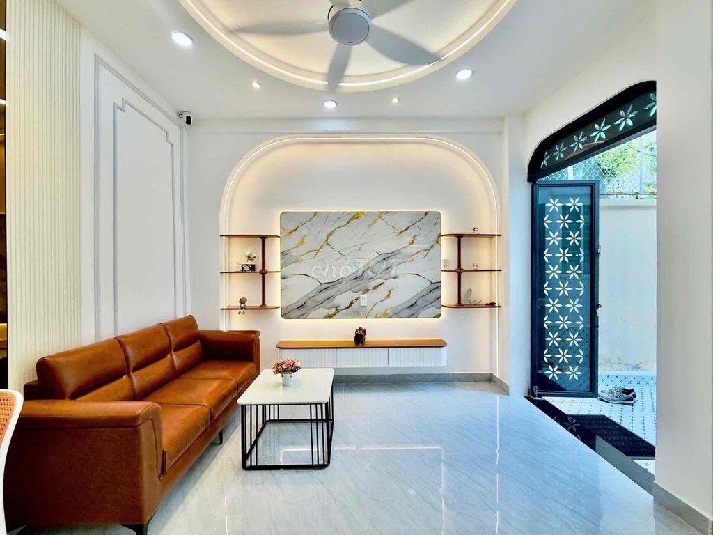 CHỈ NHỈNH 4 TỶ CÓ NGAY NHÀ TẠI PHAN VĂN TRỊ, NƠ TRANG LONG