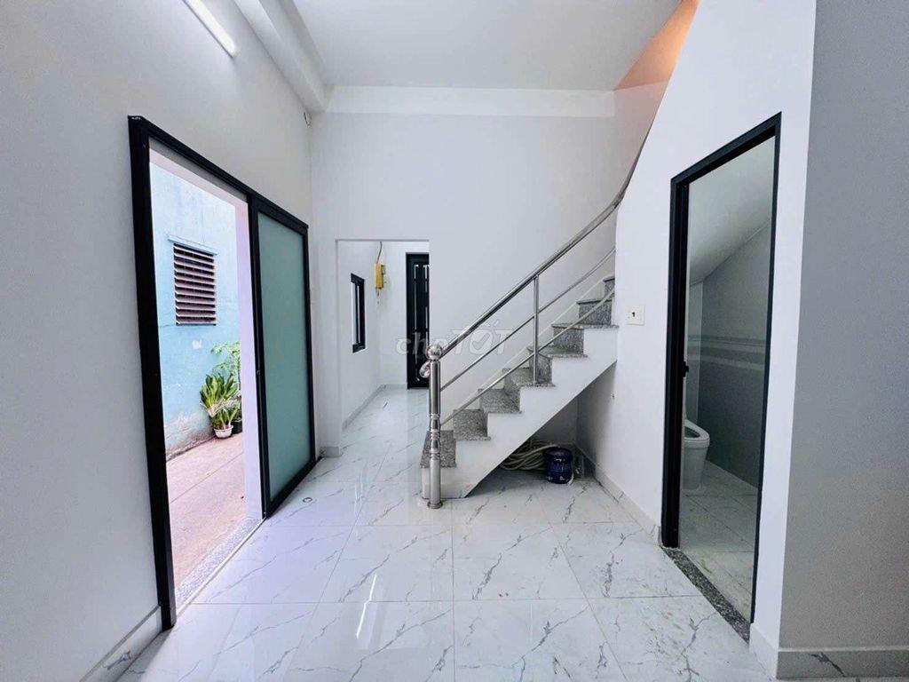 NHÀ QUẬN 1 - 6.2 TỶ - CĂN GÓC - SÁT MẶT TIỀN HOÀNG SA