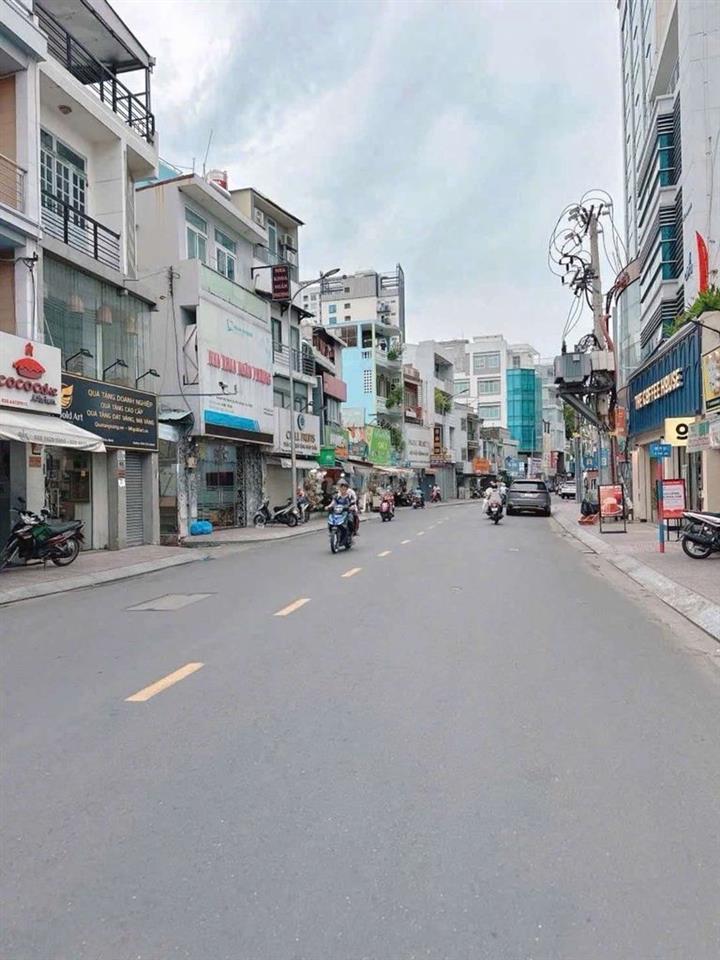 MẶT TIỀN KINH DOANH SẦM UẤT - HUỲNH VĂN BÁNH - PHÚ NHUẬN - GIÁ 11 TỶ