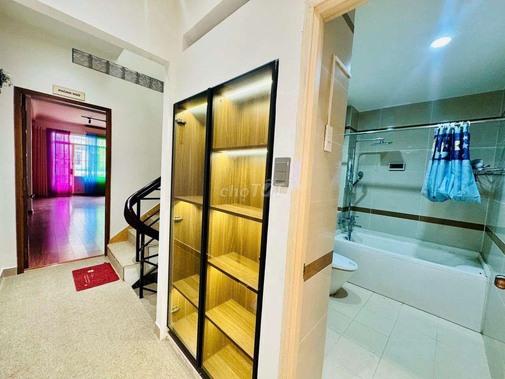 NHÀ ĐẸP HẺM XE TĂNG XỊN HƠN MẶT TIỀN -THÀNH THÁI -QUẬN 10 - CHỈ 26 TỶ