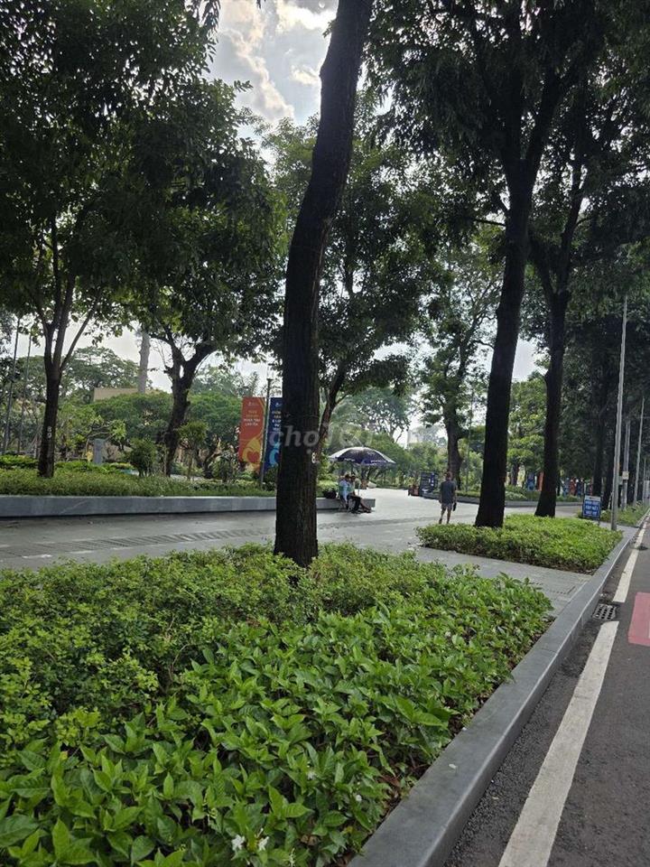 GÓC 2MT - LÝ THÁI TỔ - ĐỐI DIỆN CÔNG VIÊN - 72M - GIÁ 35 TỶ